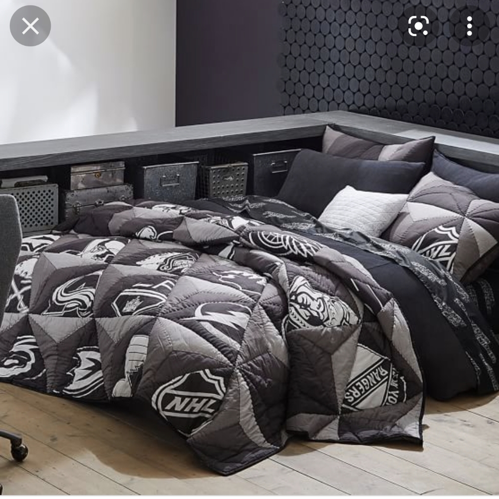 Pottery Barn Teen NHL comforter full/queen